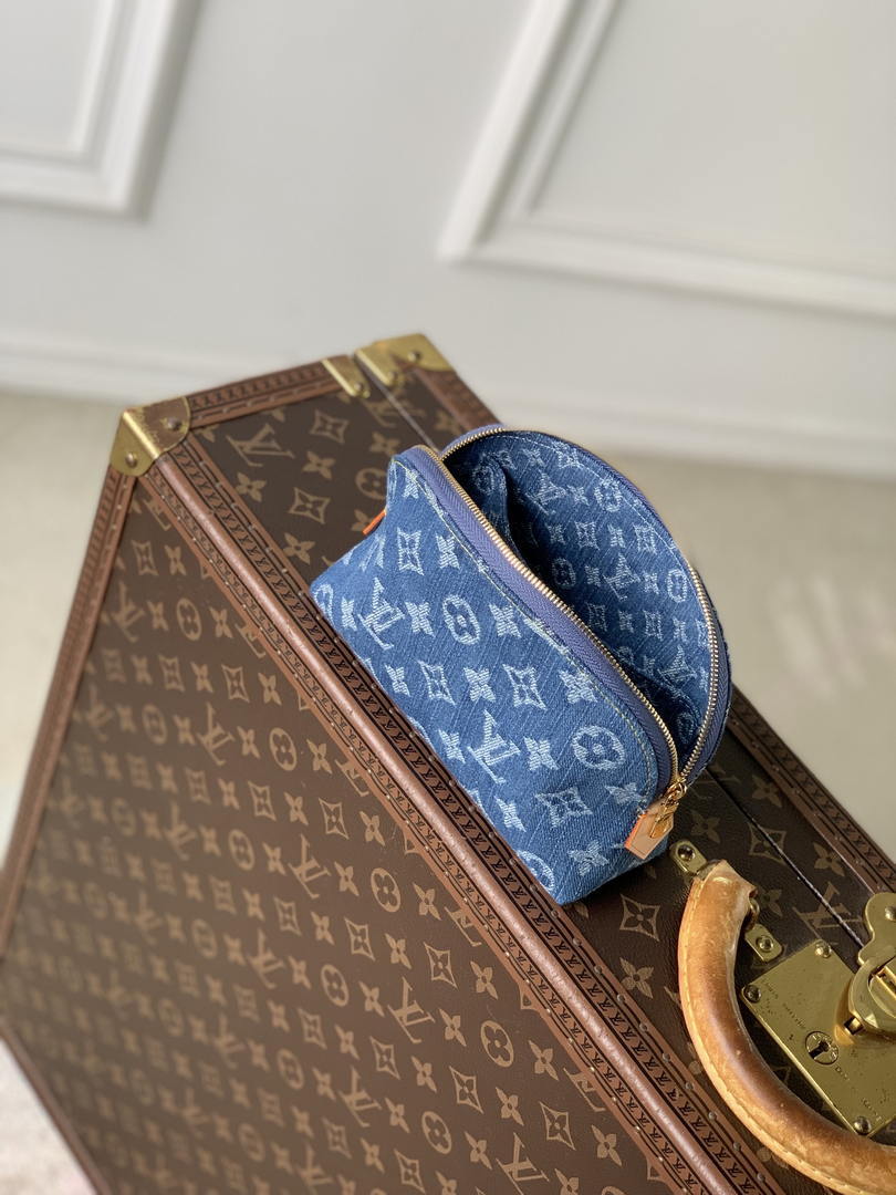 Louis Vuitton LV M28050 Pochette Cosmétique PM Other Monogram Canvas