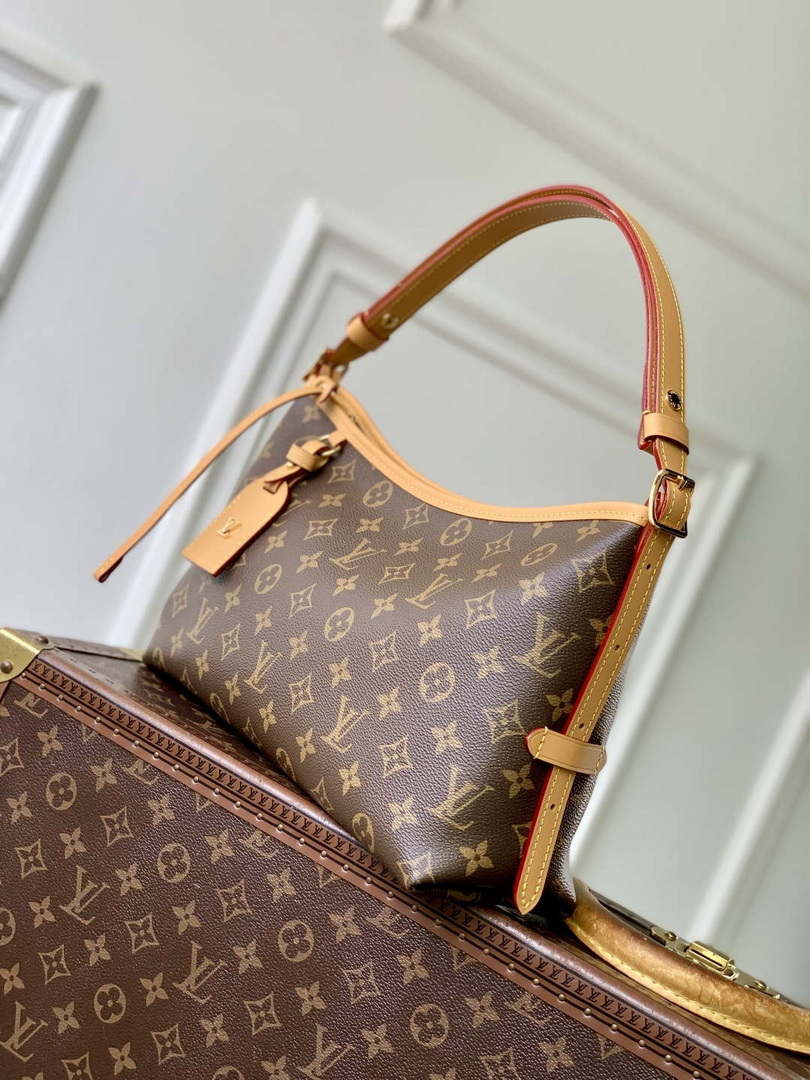 Louis Vuitton LV M28101 CarryAll East West Bag