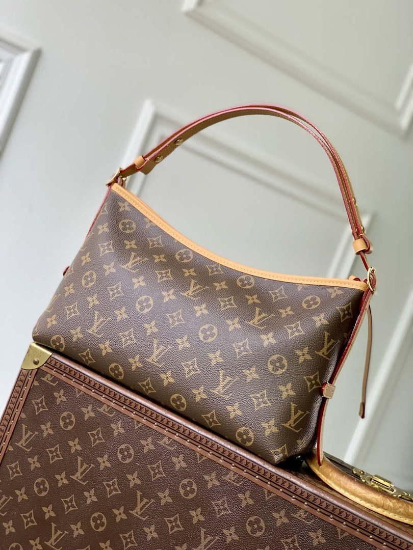 Louis Vuitton LV M28101 CarryAll East West Bag