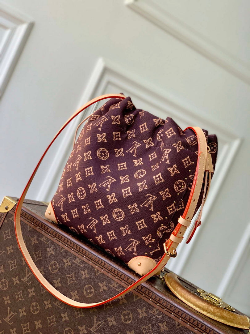 Louis Vuitton LV M28103 Noe Trunk Bag Brown