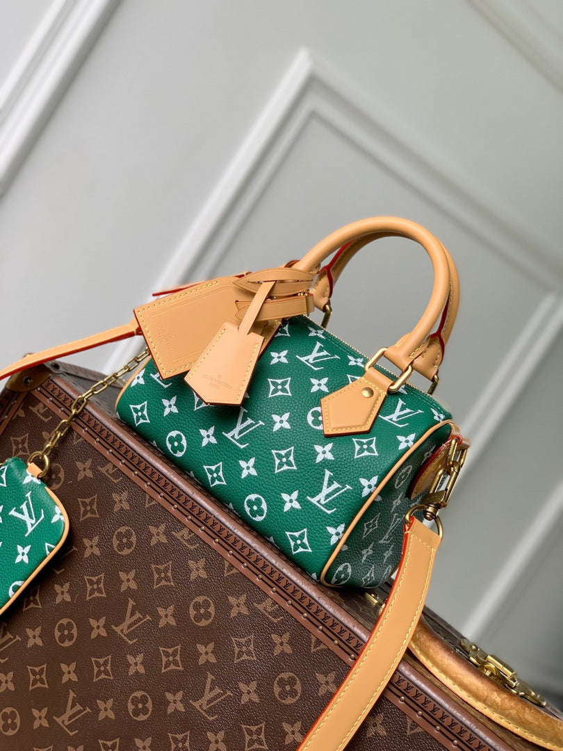 Louis Vuitton LV M28186 Speedy P9 Bandoulière 20 Bag Green - Default Title - View 1