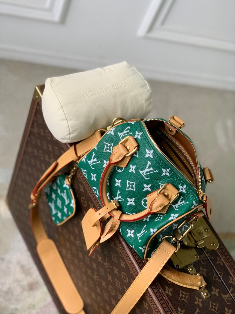 Louis Vuitton LV M28186 Speedy P9 Bandoulière 20 Bag Green