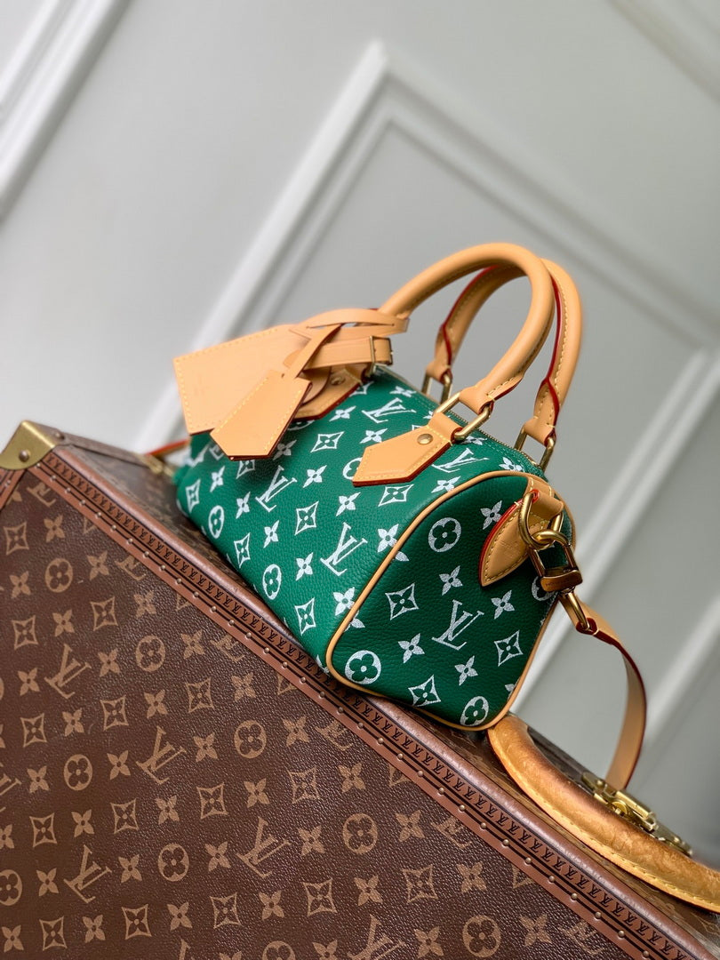Louis Vuitton LV M28186 Speedy P9 Bandoulière 20 Bag Green - Default Title - View 2