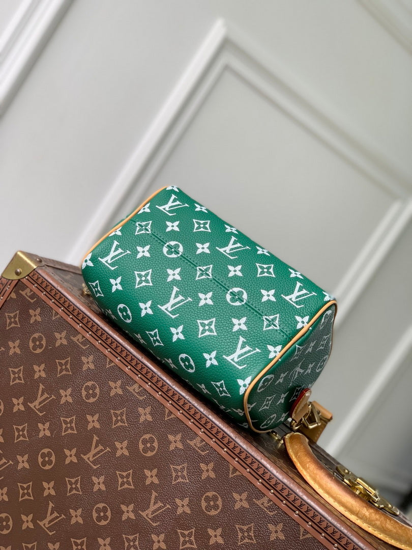 Louis Vuitton LV M28186 Speedy P9 Bandoulière 20 Bag Green