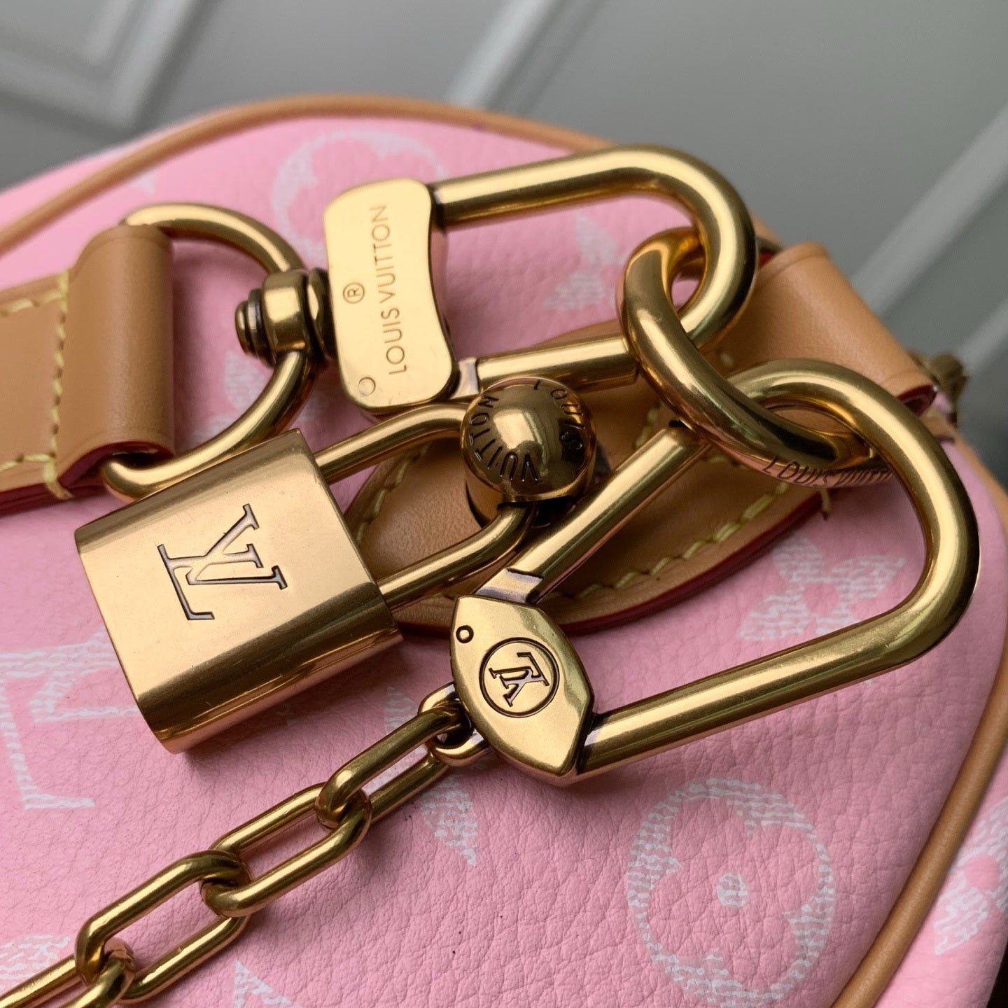 Louis Vuitton LV M28186 Speedy P9 Bandoulière 20 Bag Pink