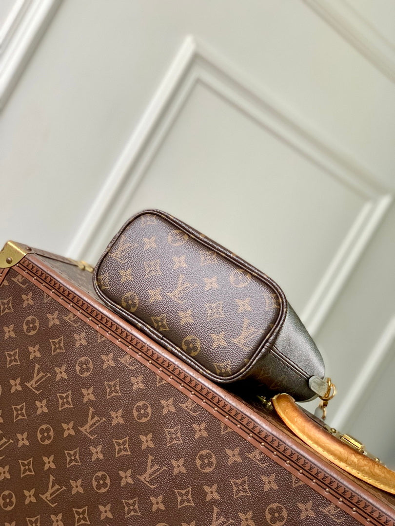 Louis Vuitton LV M28236 Neverfull Bandoulière Inside Out BB Bag Monogram Celadon