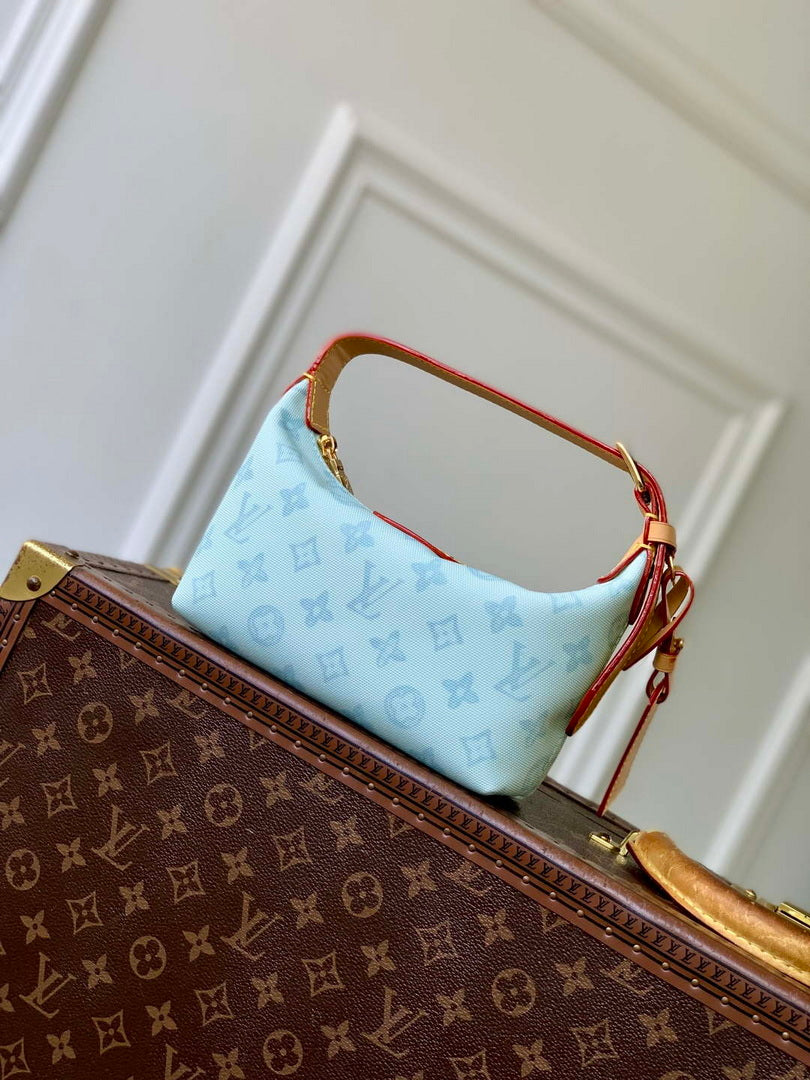 Louis Vuitton LV M28250 Pochette Hills Bag Blue