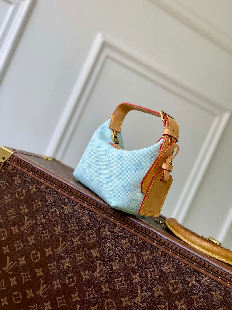 Louis Vuitton LV M28250 Pochette Hills Bag Blue