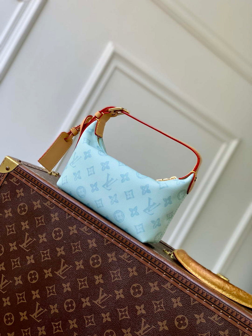 Louis Vuitton LV M28250 Pochette Hills Bag Blue