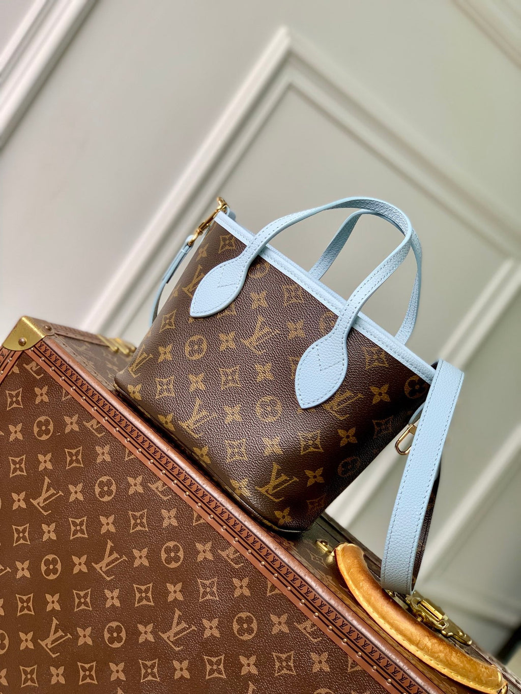 Louis Vuitton LV M28336 Neverfull Bandoulière Inside Out BB Bag Monogram Sky Blue