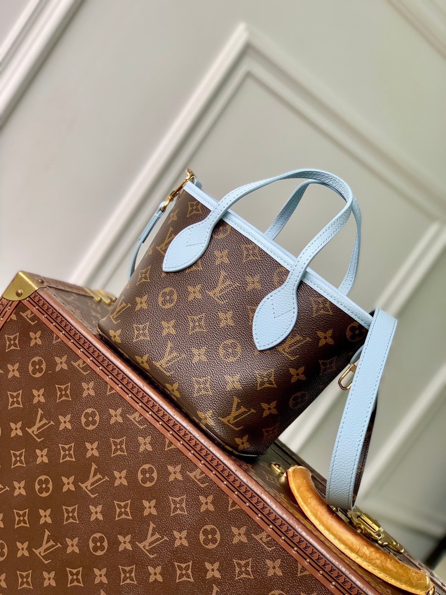 Louis Vuitton LV M28336 Neverfull Bandoulière Inside Out BB Bag Monogram Sky Blue