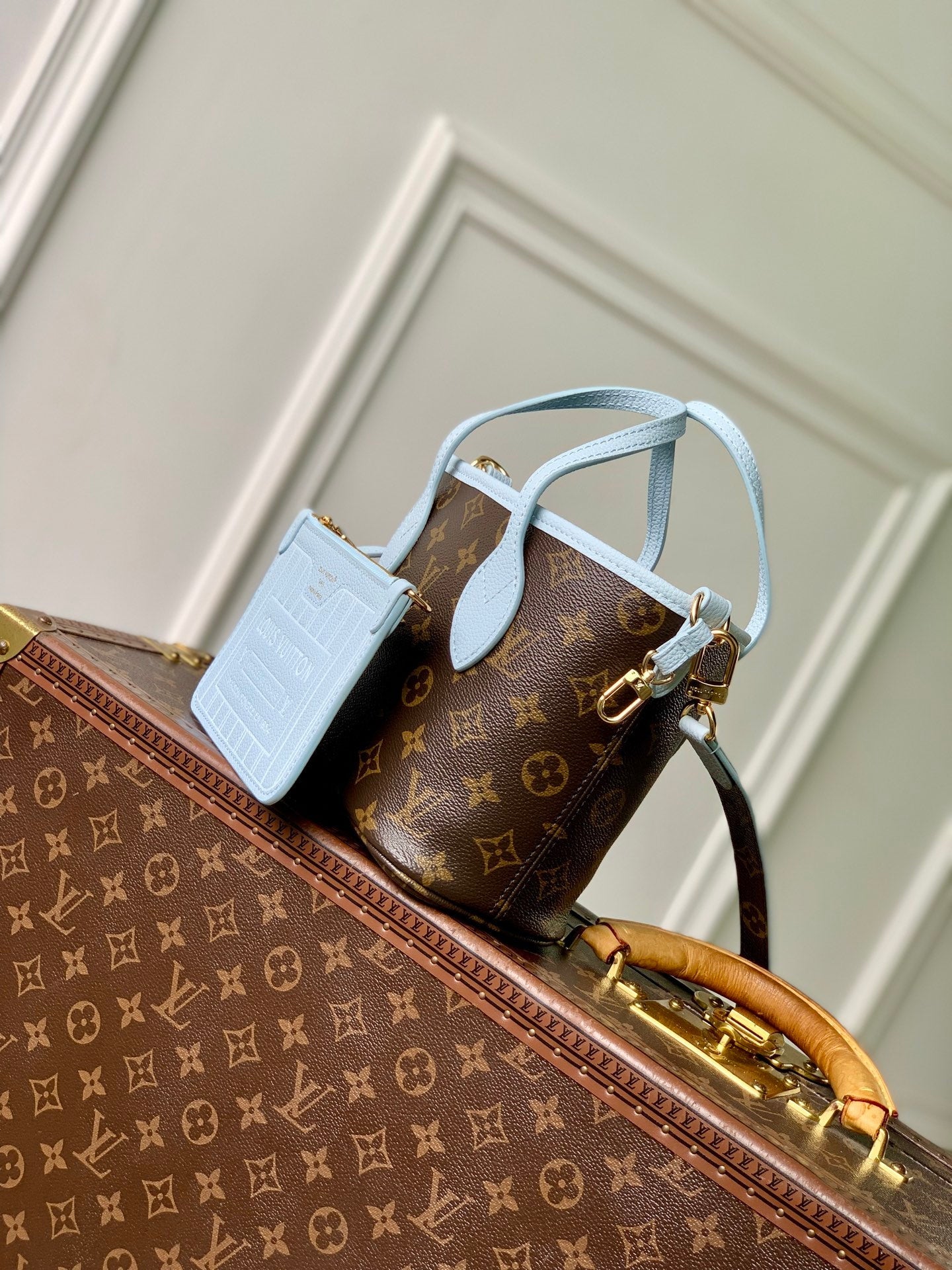 Louis Vuitton LV M28336 Neverfull Bandoulière Inside Out BB Bag Monogram Sky Blue