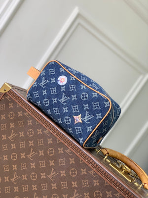Louis Vuitton LV M28363 Locker Dopp Kit Bag Blue - Default Title - View 1