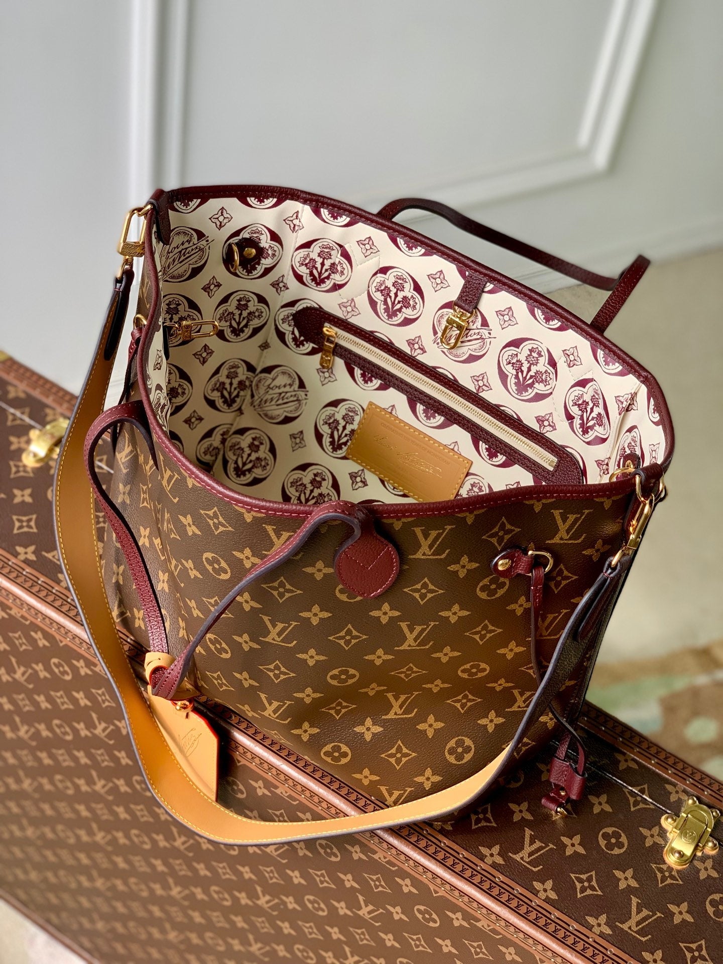 Louis Vuitton LV M28377 Neverfull Inside Out MM Bag