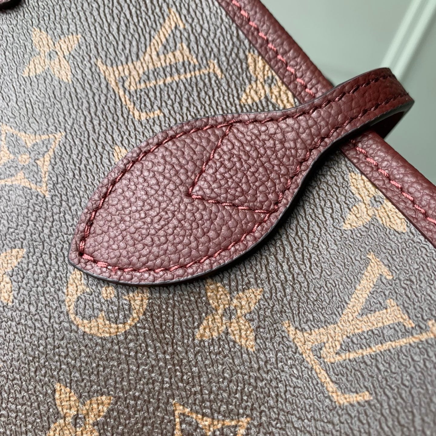 Louis Vuitton LV M28377 Neverfull Inside Out MM Bag