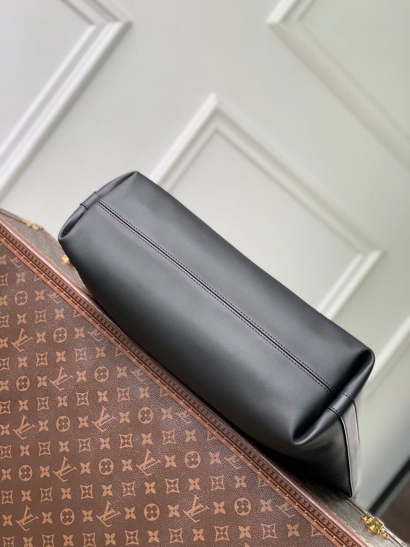 Louis Vuitton  LV M28392 Vagabond Hobo Bag Black