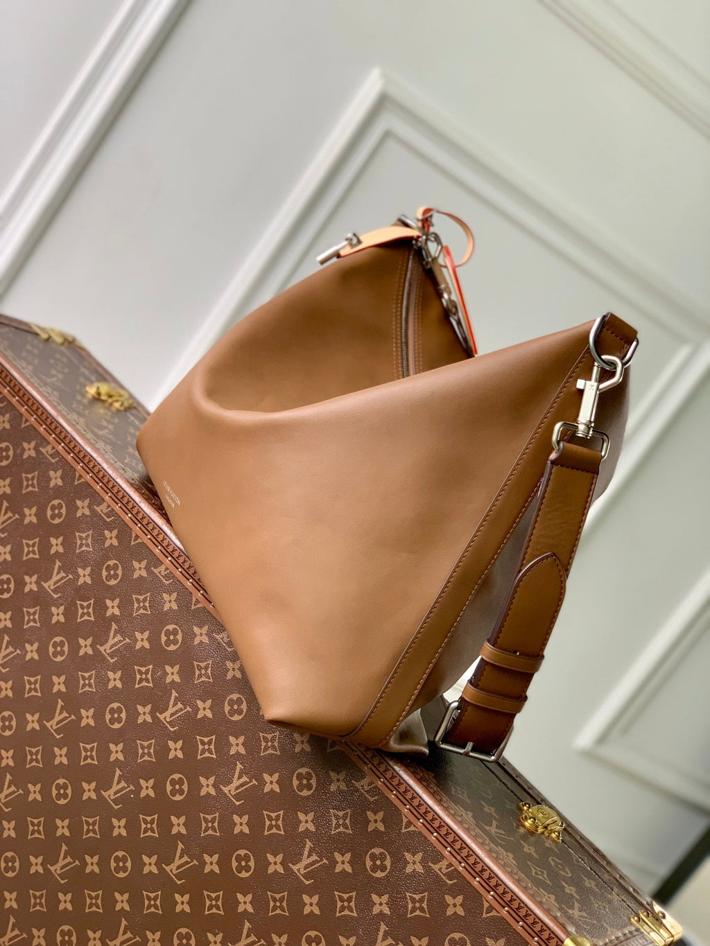 Louis Vuitton LV M28392 Vagabond Hobo Bag Caramel