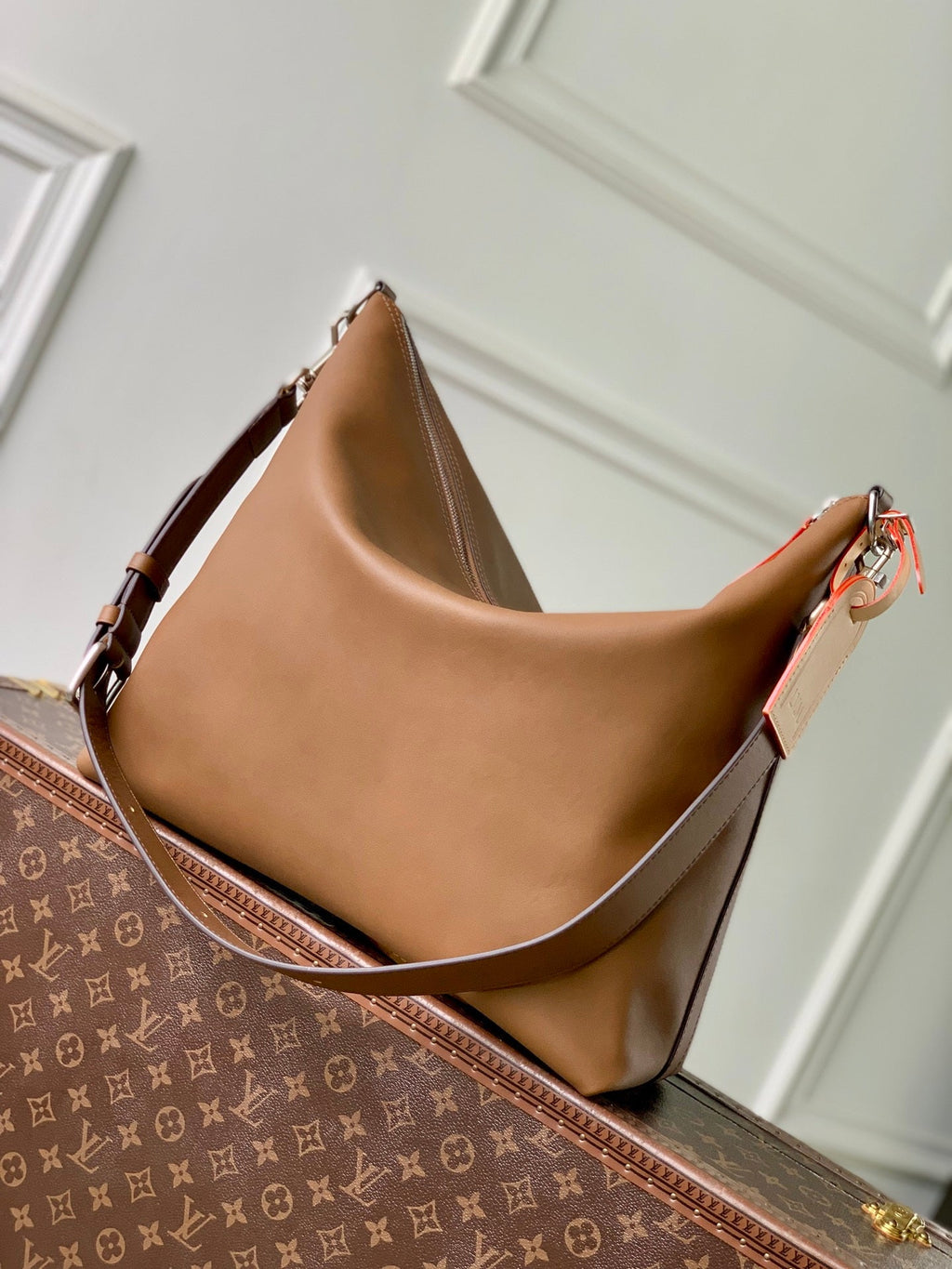 Louis Vuitton LV M28392 Vagabond Hobo Bag Caramel