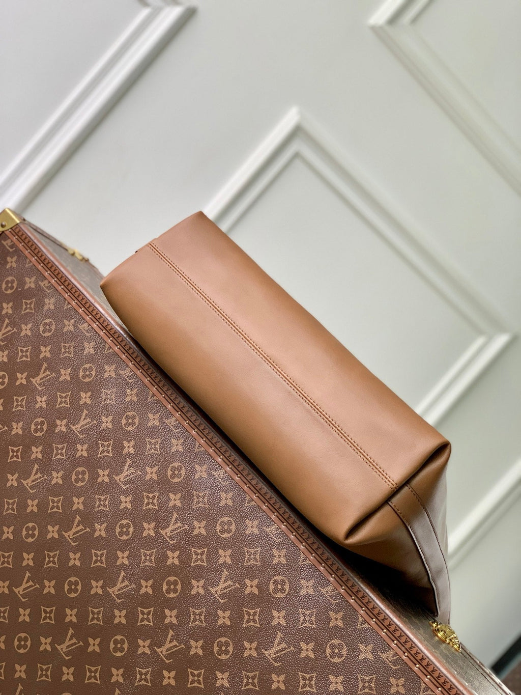 Louis Vuitton LV M28392 Vagabond Hobo Bag Caramel