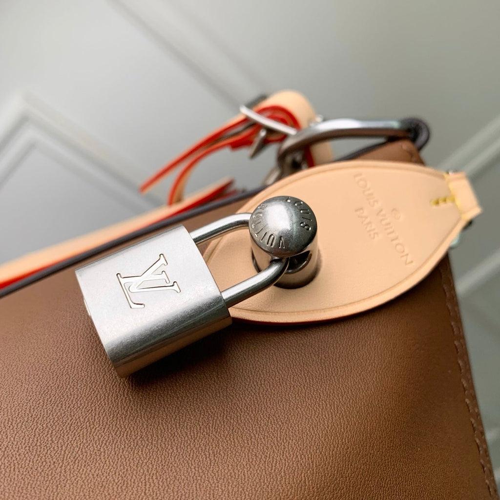 Louis Vuitton LV M28392 Vagabond Hobo Bag Caramel