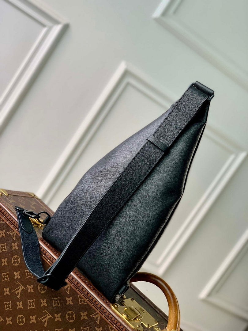 Louis Vuitton LV M28399 Duo Slingbag Black