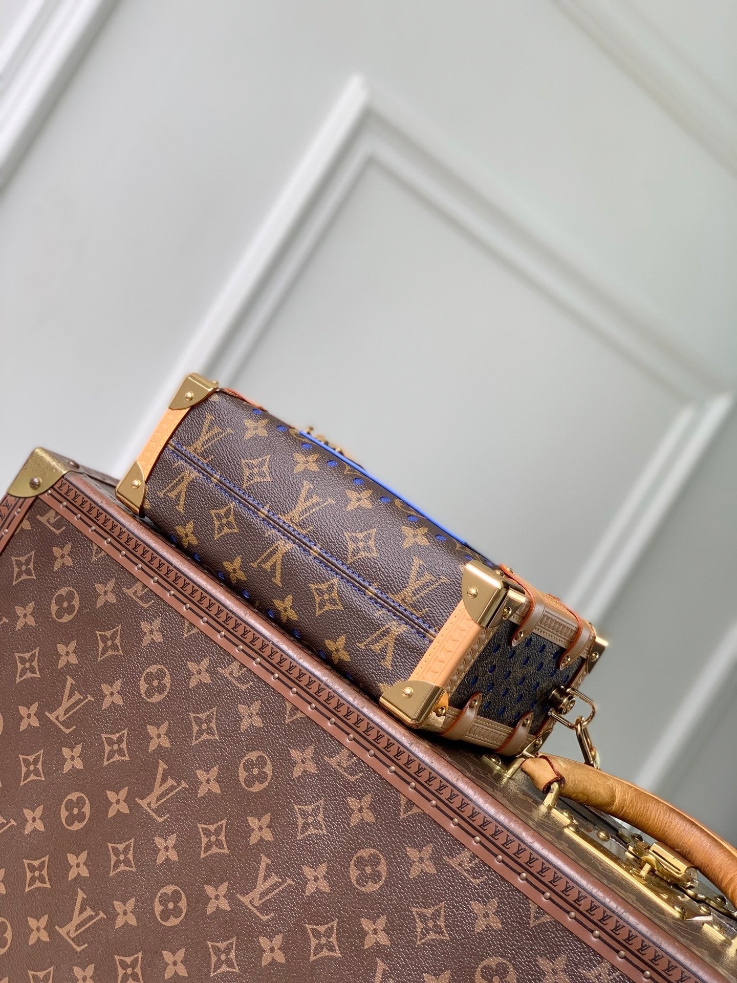 Louis Vuitton LV M28490 Side Trunk MM Bag Neon Wave - Default Title - View 4