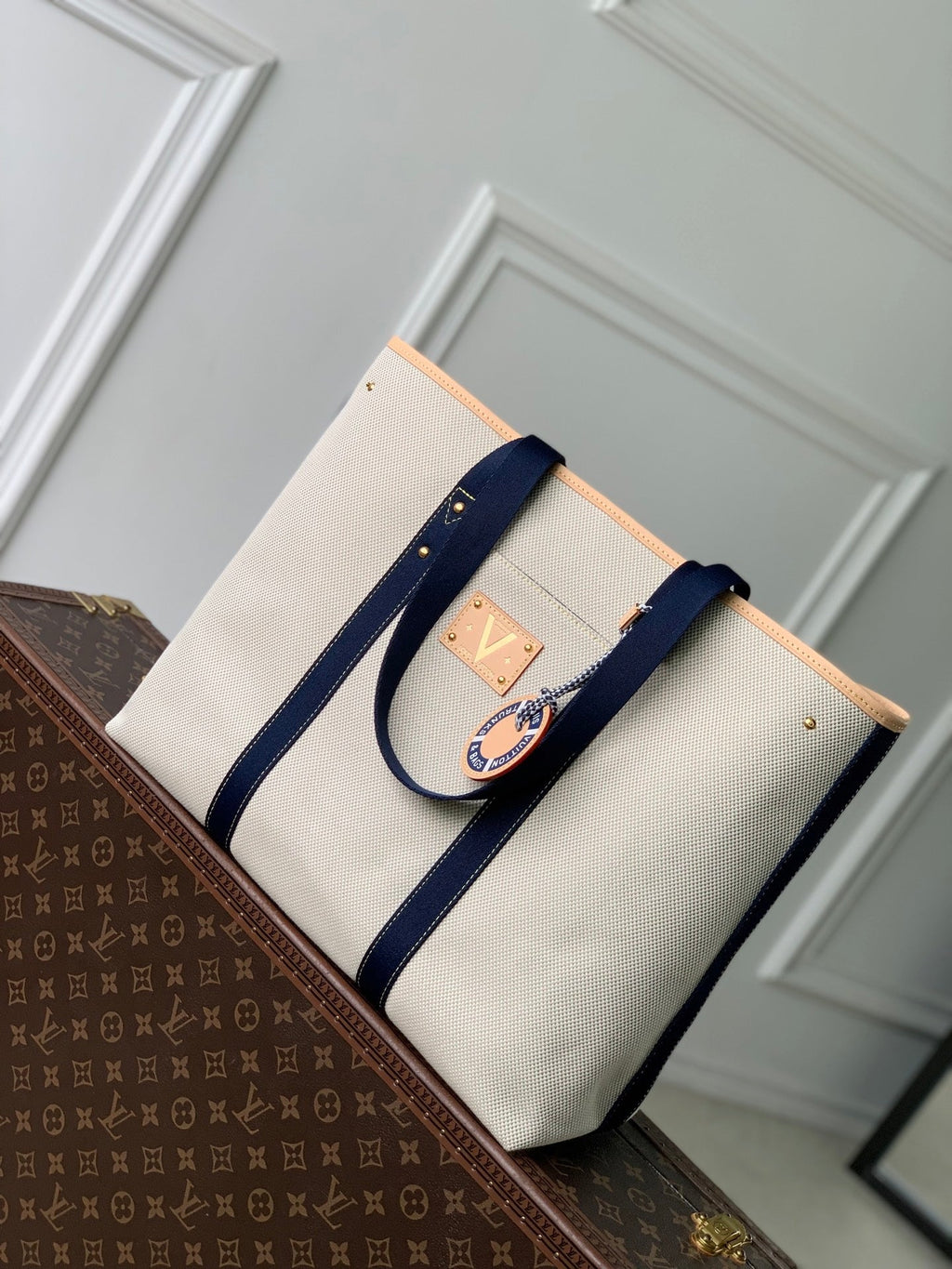 Louis Vuitton LV M28503 Escale Bag Ocean Blue