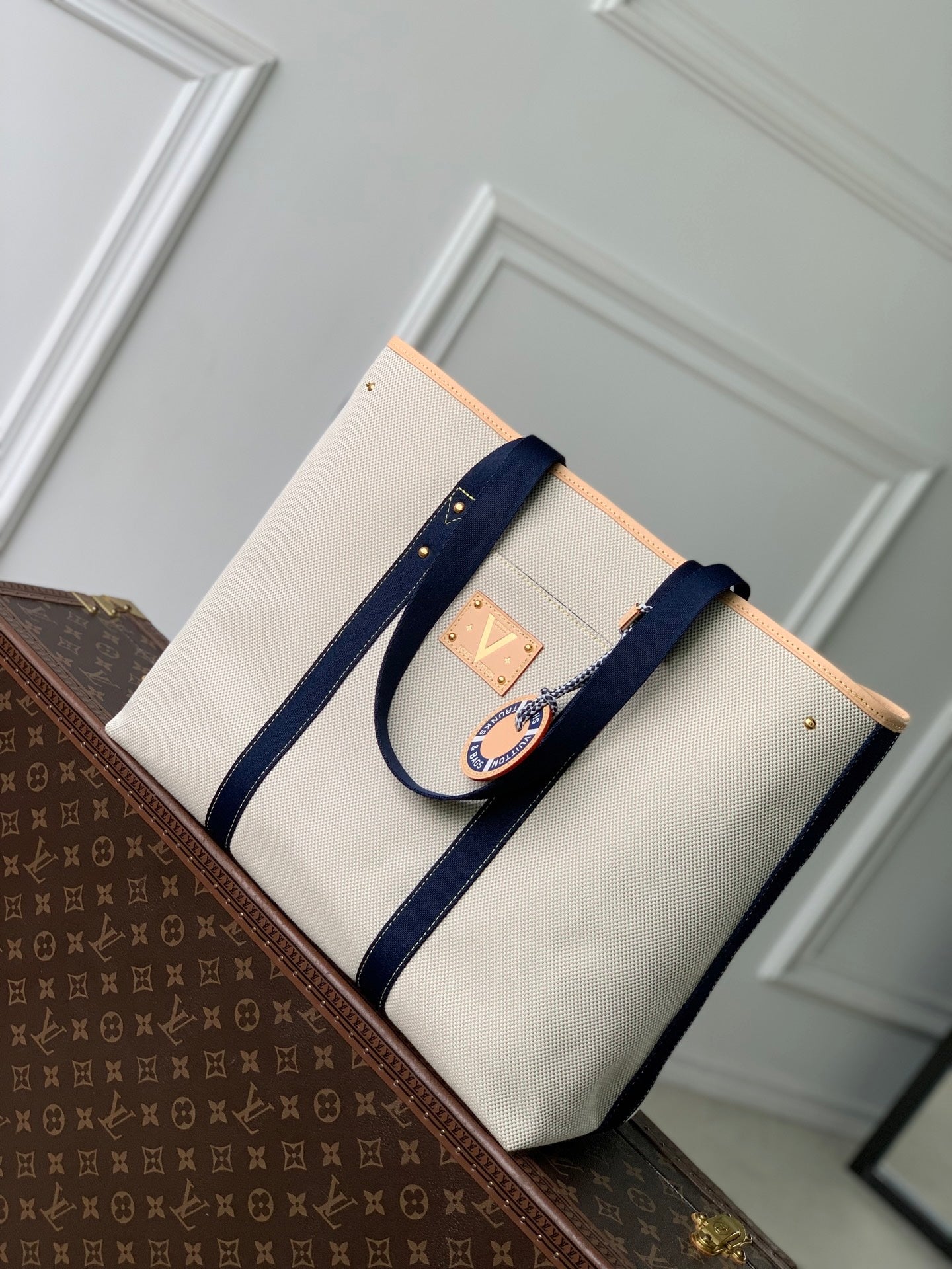 Louis Vuitton LV M28503 Escale Bag Ocean Blue
