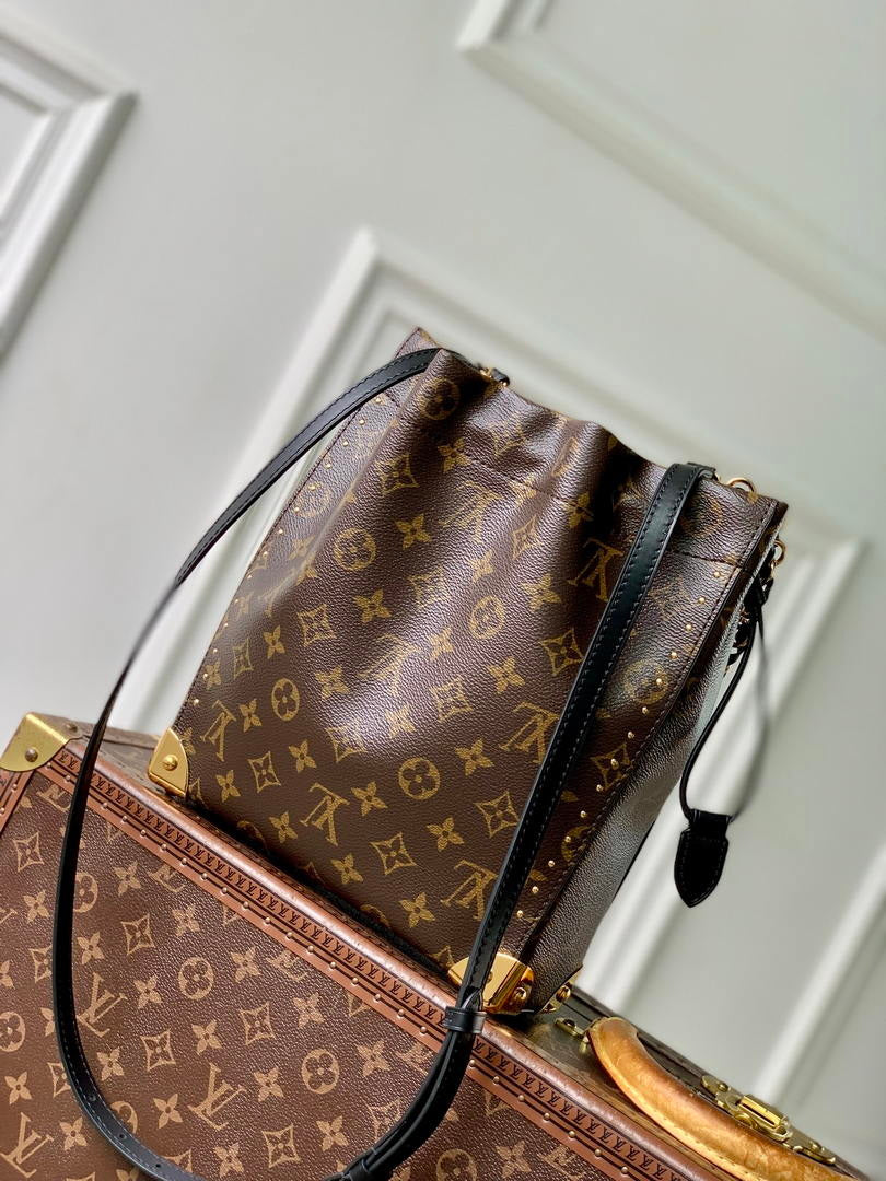 Louis Vuitton LV M28515 Noe Trunk Bag Monogram
