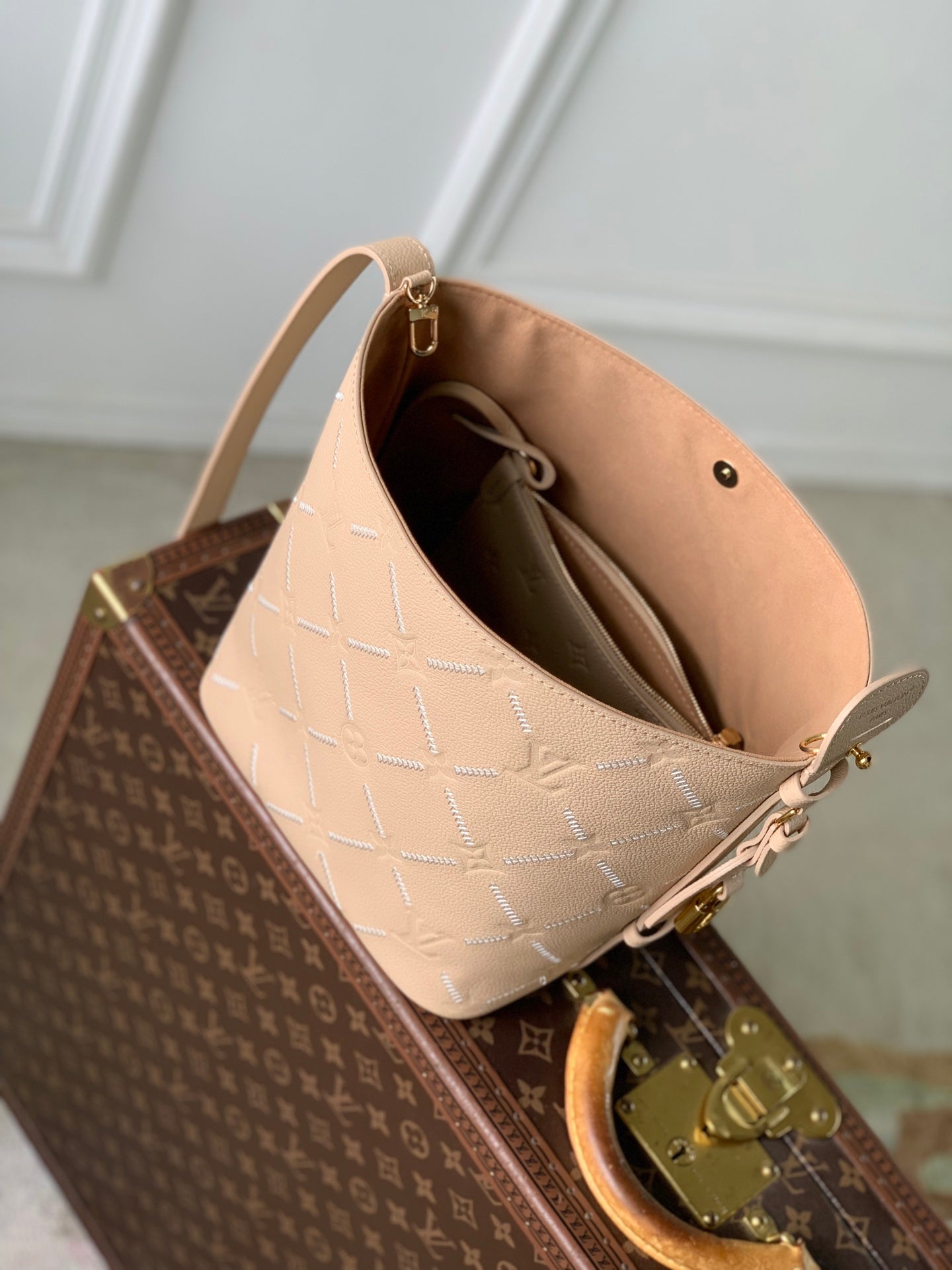 Louis Vuitton LV M28524 All In MM Bag Hazelnut Couture