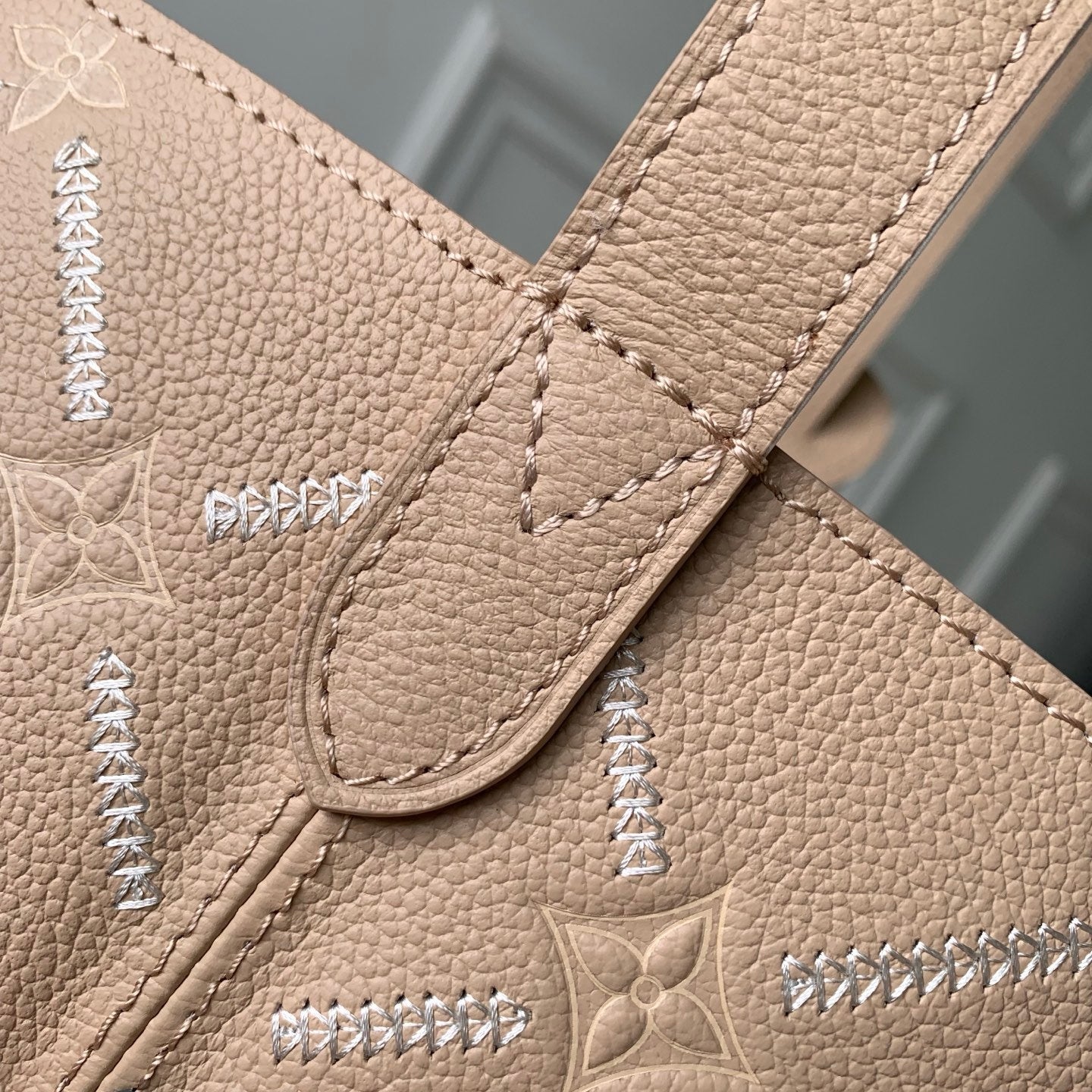 Louis Vuitton LV M28524 All In MM Bag Hazelnut Couture