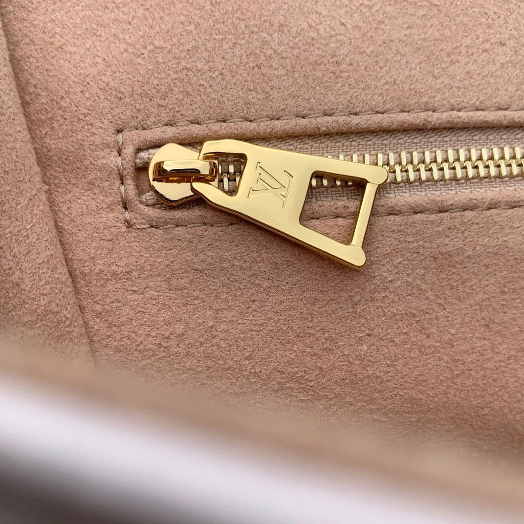 Louis Vuitton LV M28528 Onthego PM Bag Light Bliss Couture