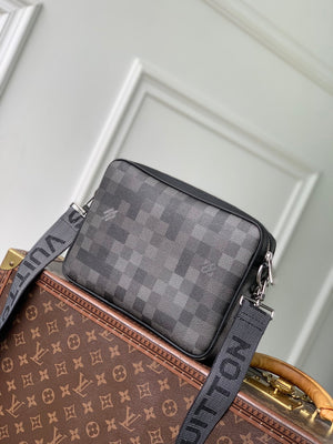 Louis Vuitton LV M28602 Trio Messenger Bag Black - Default Title - View 3