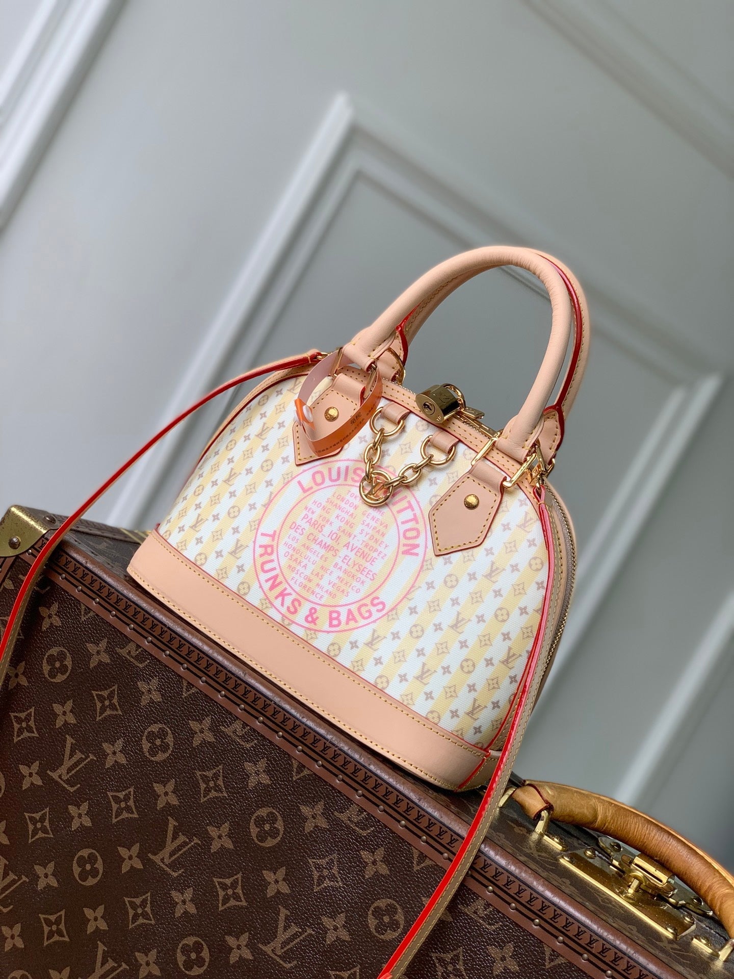 Louis Vuitton LV M28672 Alma BB Bag Banana - Default Title - View 1