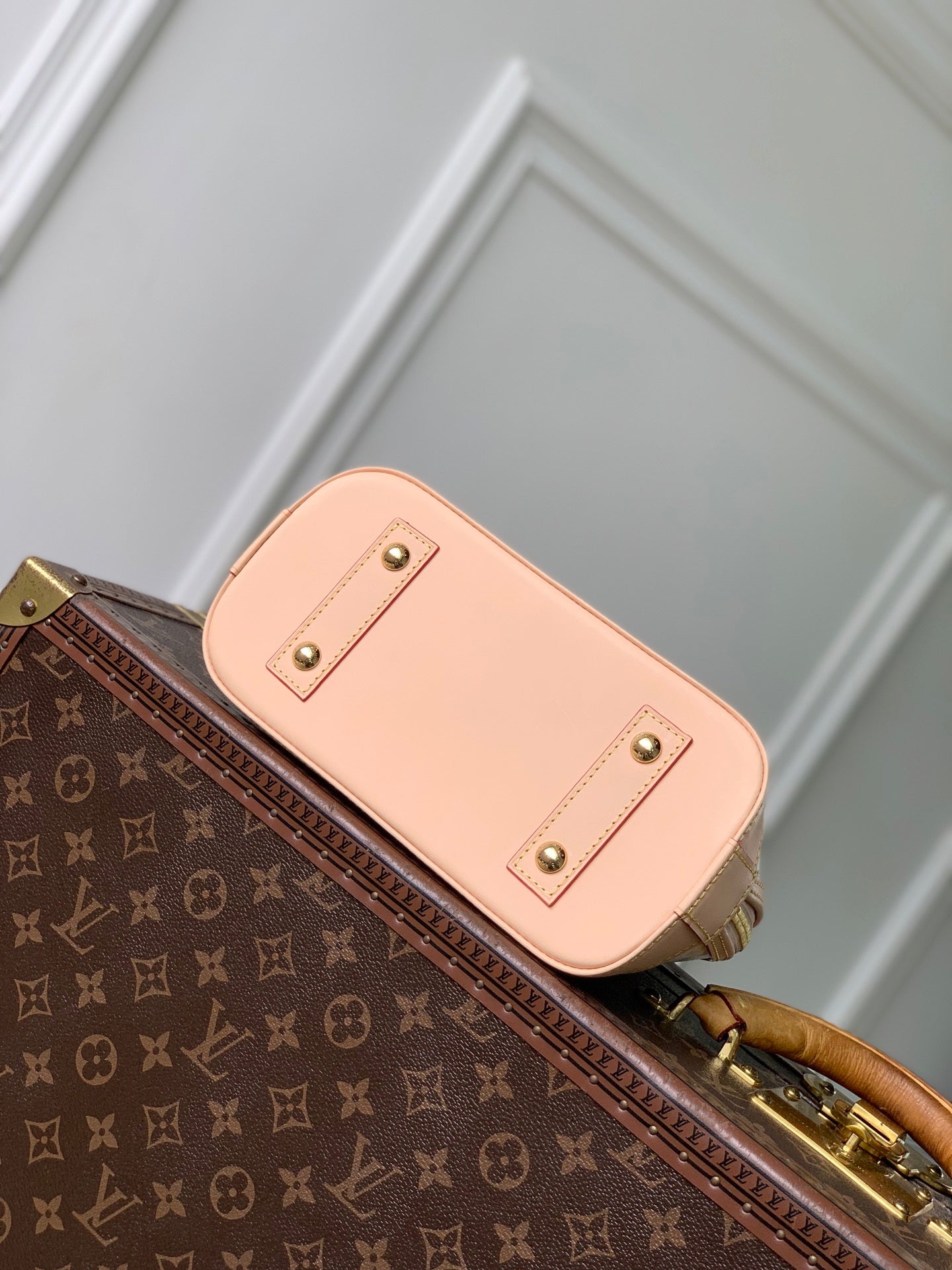 Louis Vuitton LV M28672 Alma BB Bag Banana - Default Title - View 4