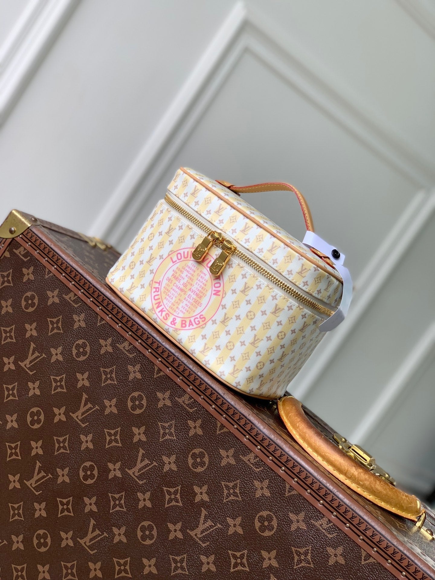 Louis Vuitton  LV M28702 Nice Mini Vanity Case - Default Title - View 1