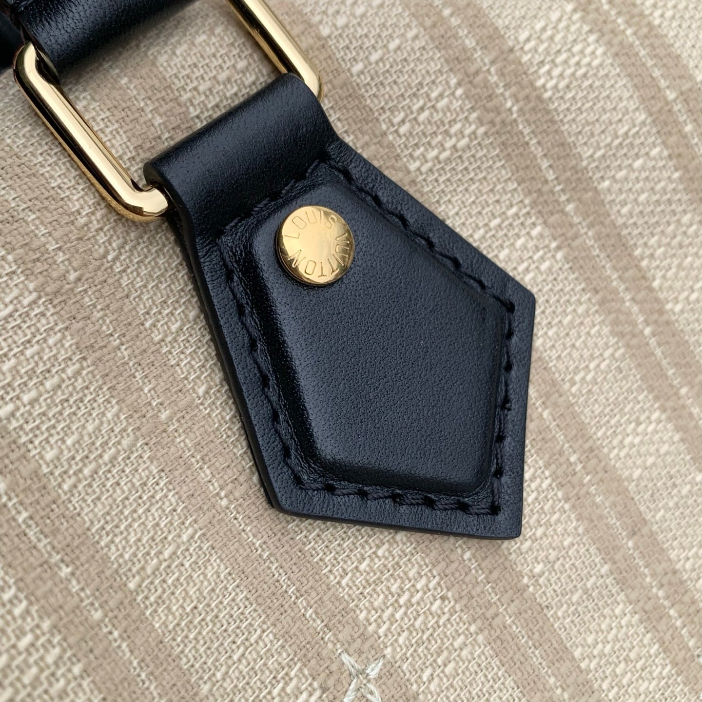 Louis Vuitton LV M28761 Speedy Bandoulière 22 Bag Beige/Monogram