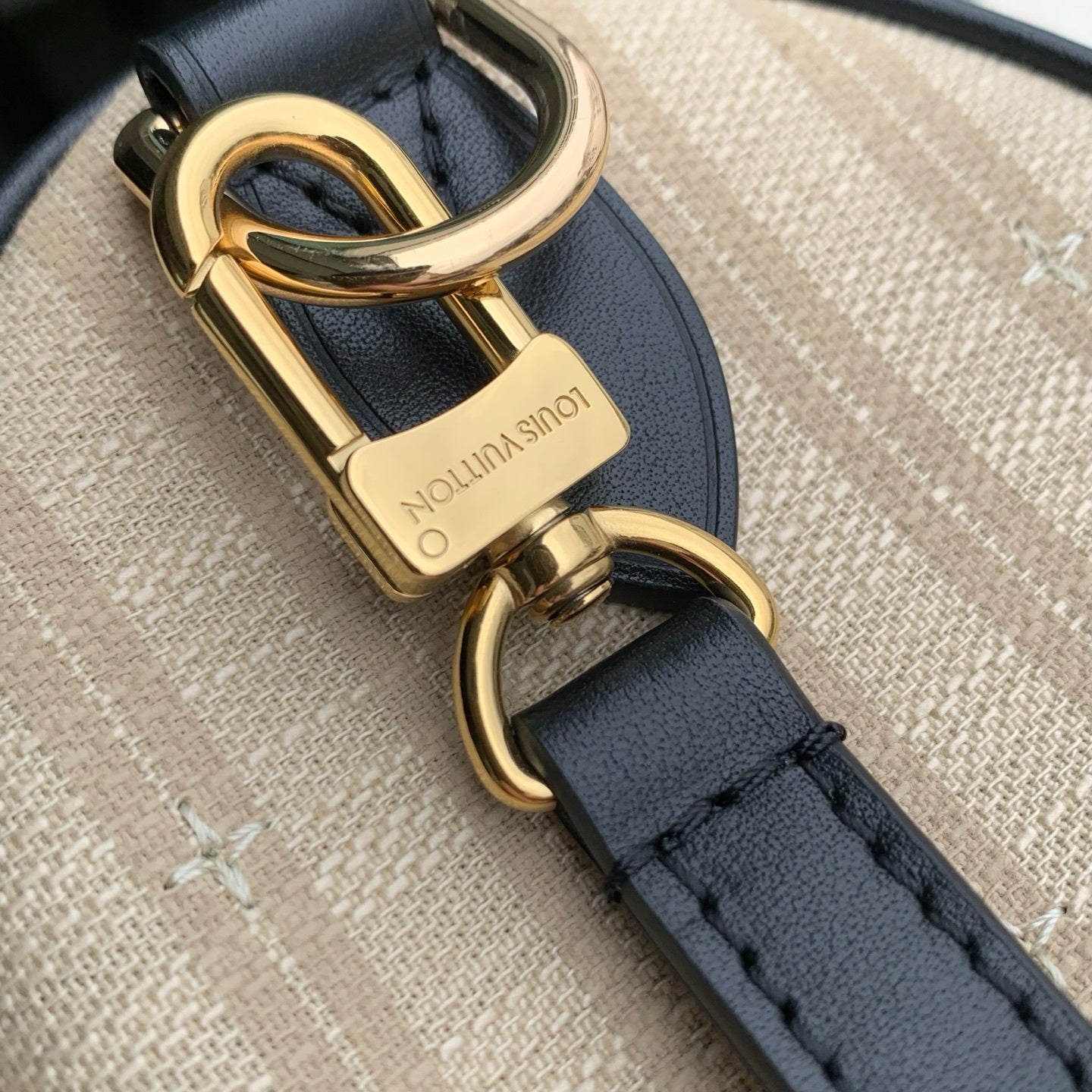 Louis Vuitton LV M28761 Speedy Bandoulière 22 Bag Beige/Monogram - Default Title - View 7