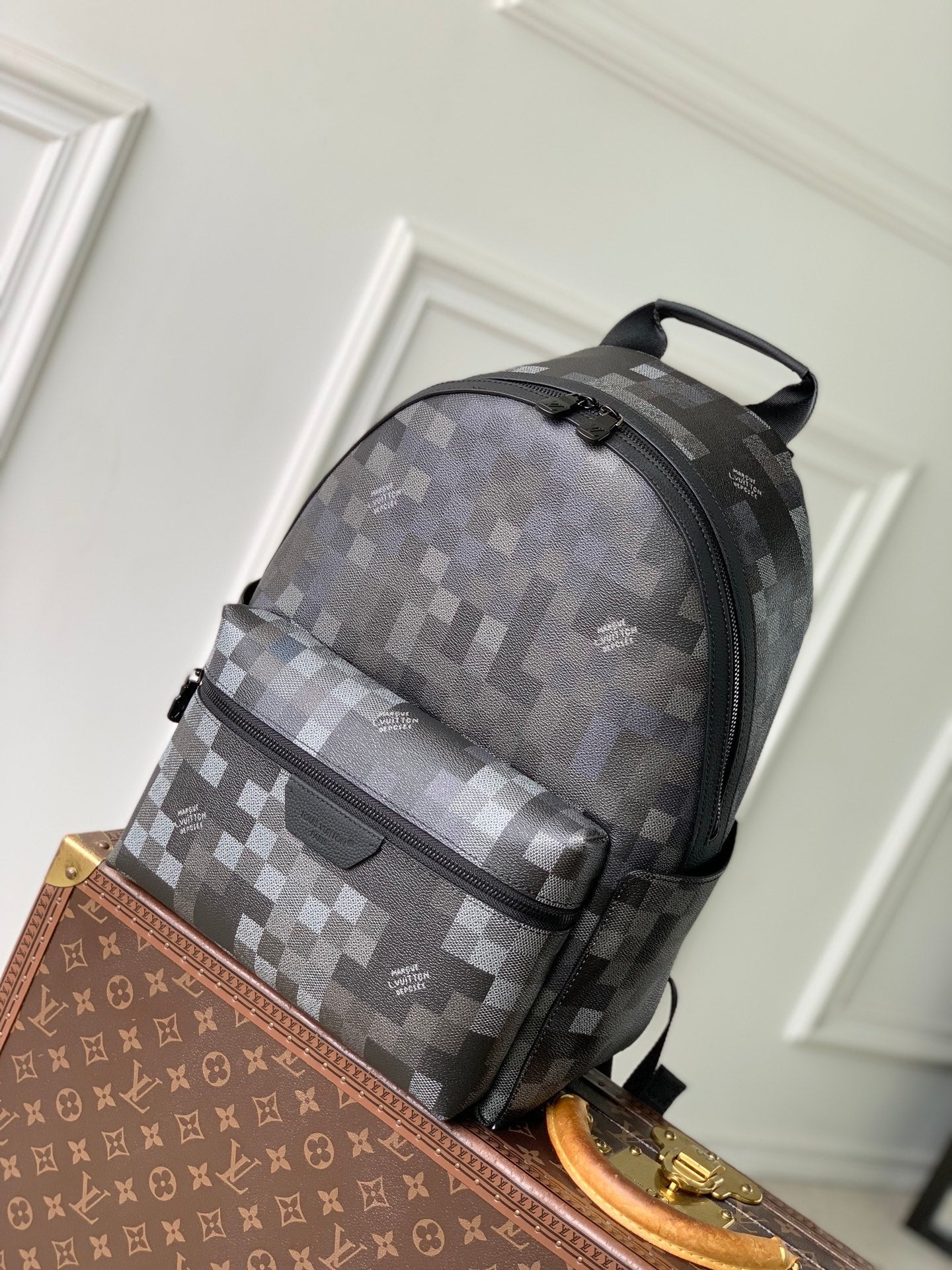 Louis Vuitton LV M28789 Discovery Backpack PM Black