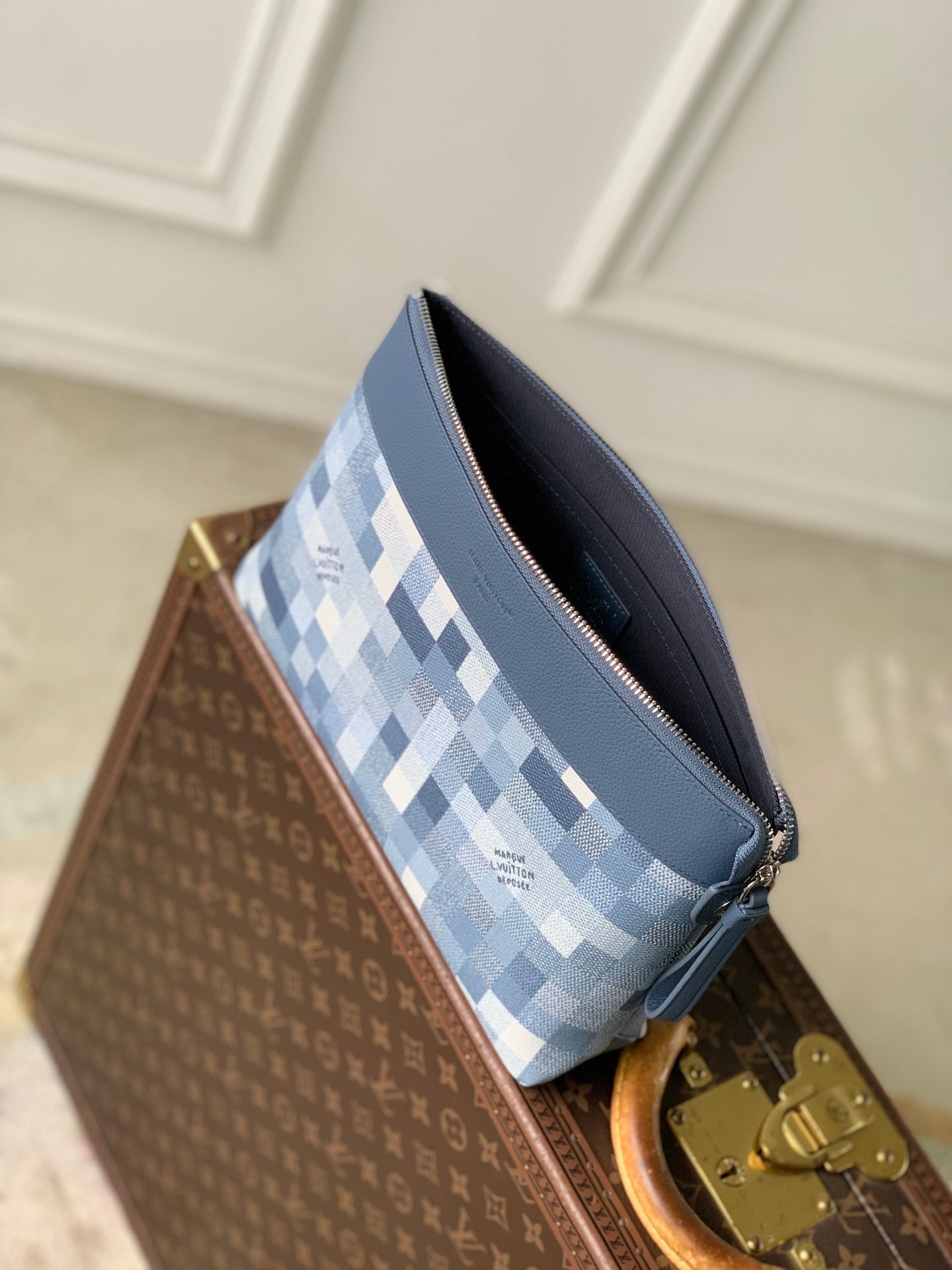 Louis Vuitton  LV M28846 Pochette Voyage Souple Denim Blue