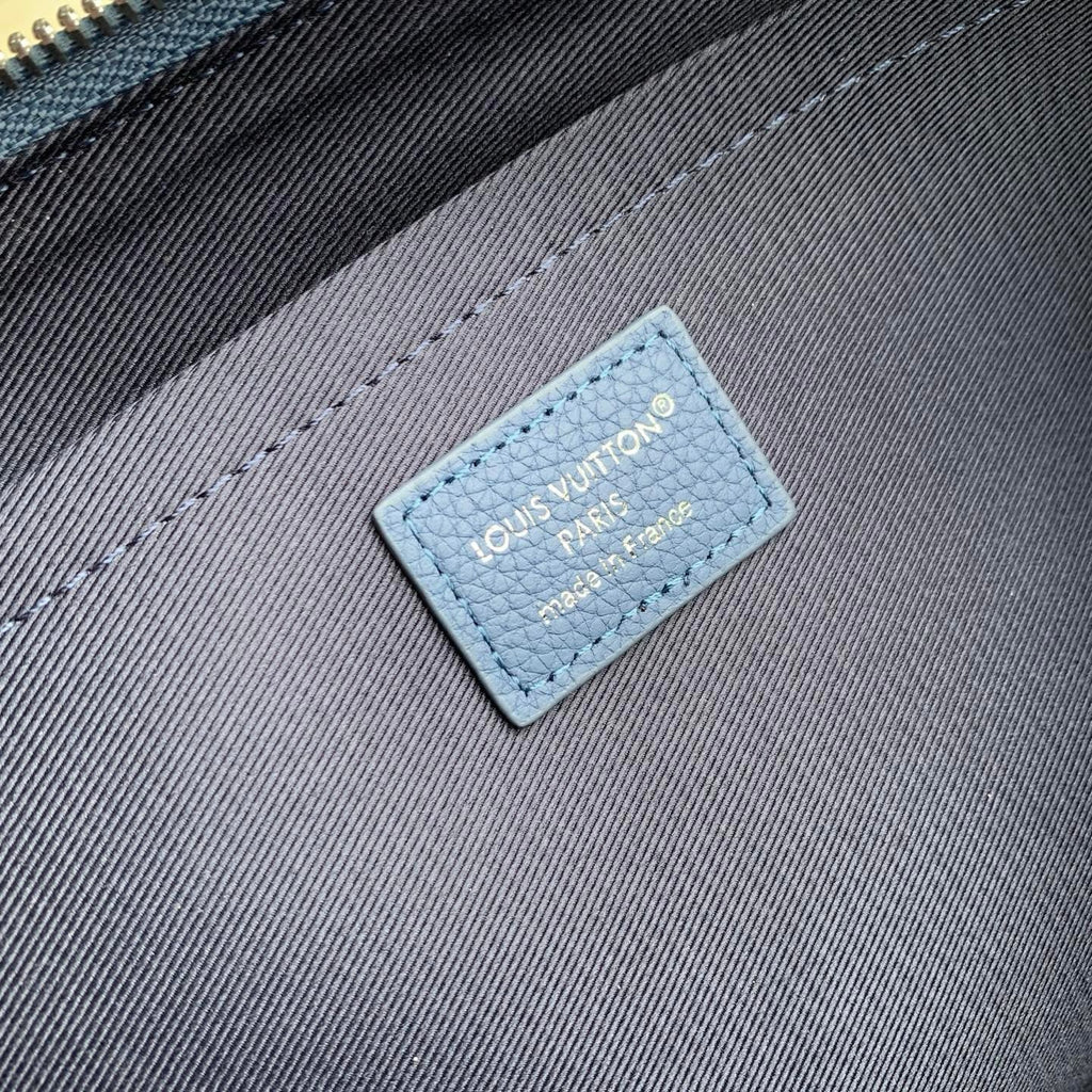 Louis Vuitton  LV M28846 Pochette Voyage Souple Denim Blue