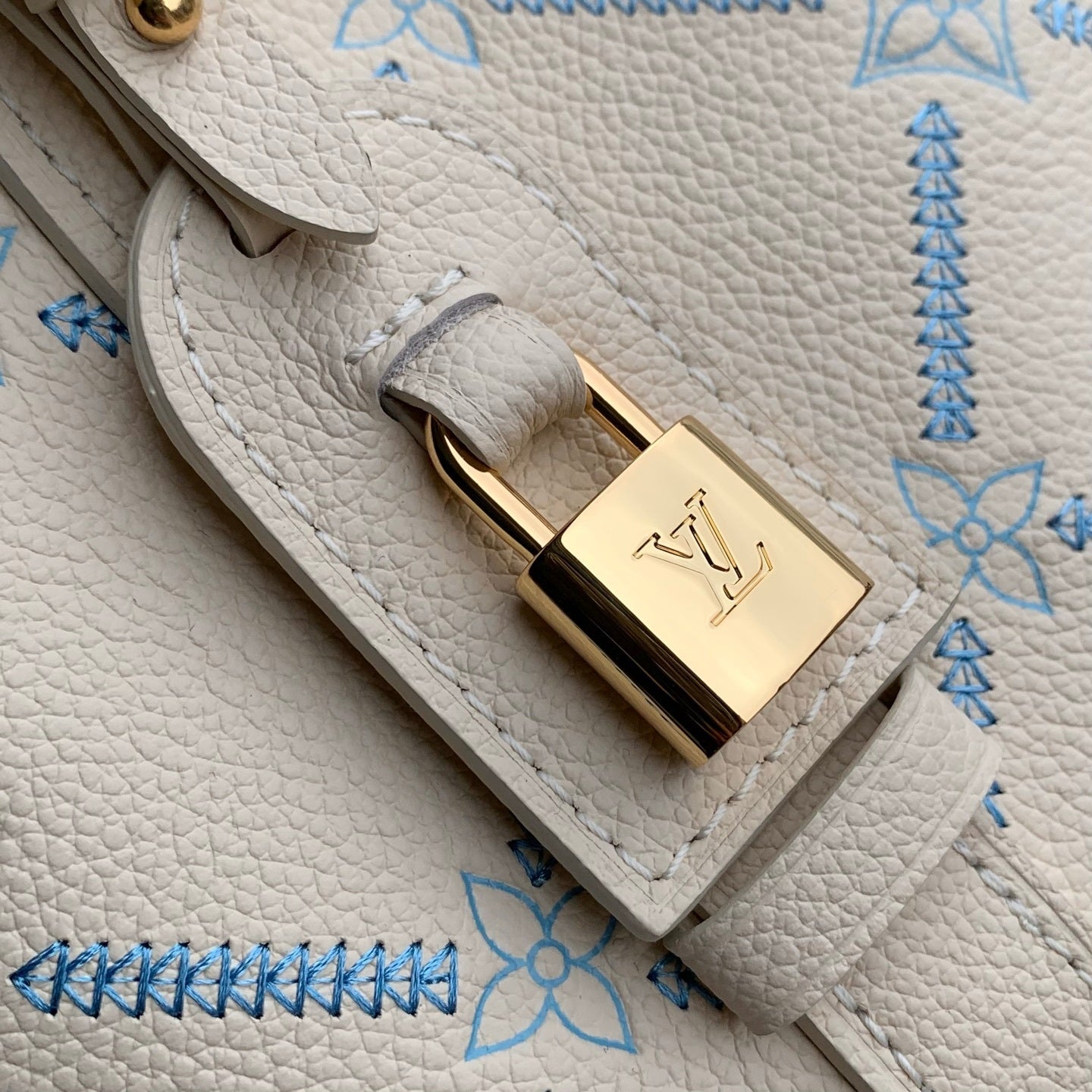 Louis Vuitton LV M28910 All In BB Bag Quartz Couture