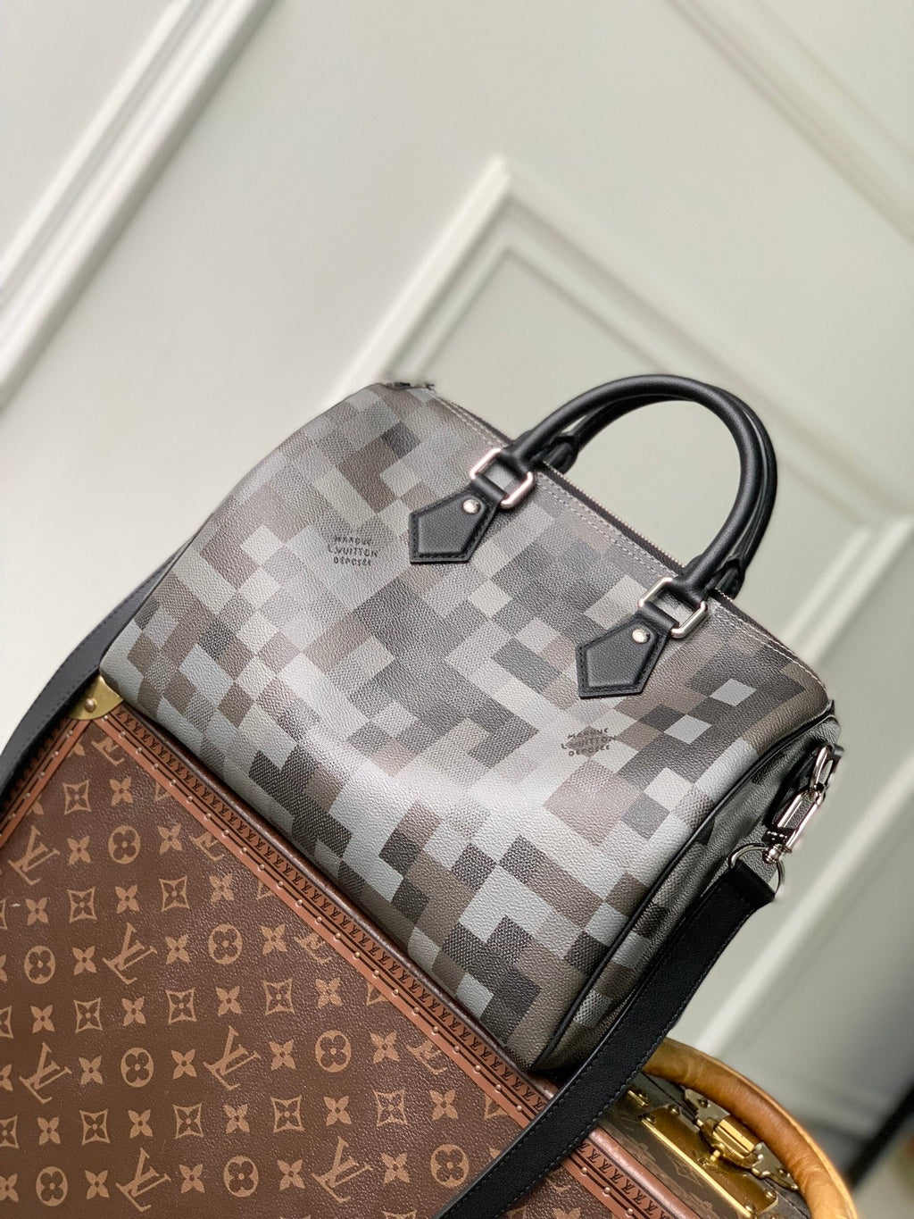 Louis Vuitton  LV M28977 Speedy 30 Bandoulière Bag Black