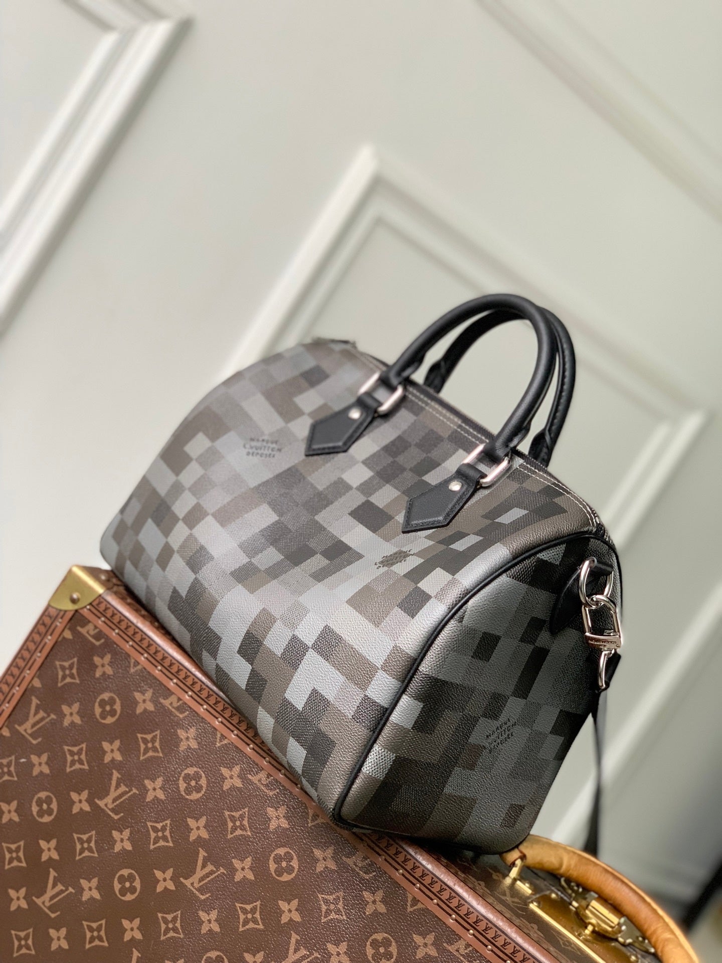 Louis Vuitton  LV M28977 Speedy 30 Bandoulière Bag Black