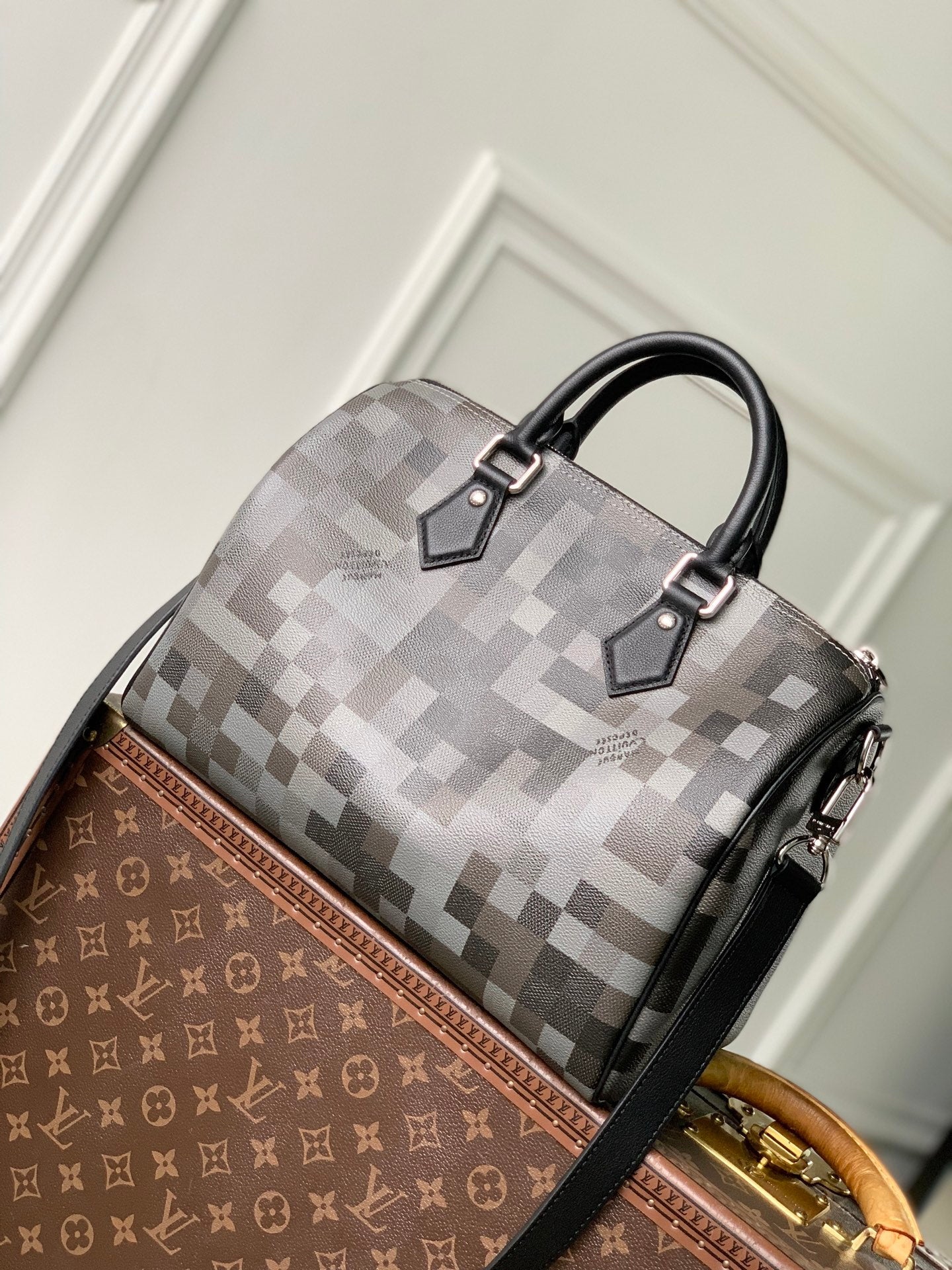 Louis Vuitton  LV M28977 Speedy 30 Bandoulière Bag Black