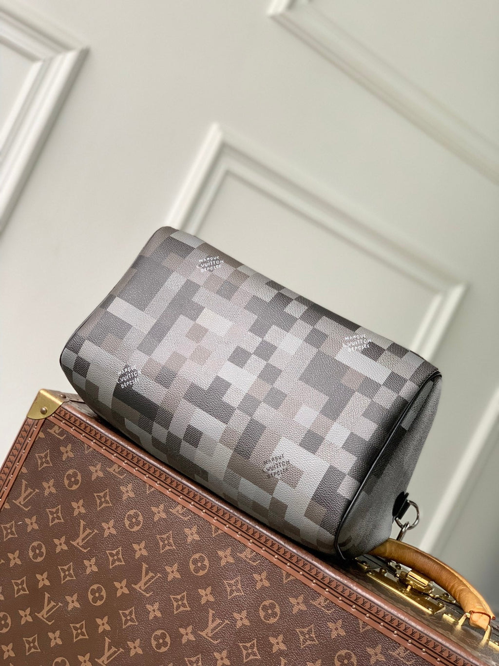 Louis Vuitton  LV M28977 Speedy 30 Bandoulière Bag Black