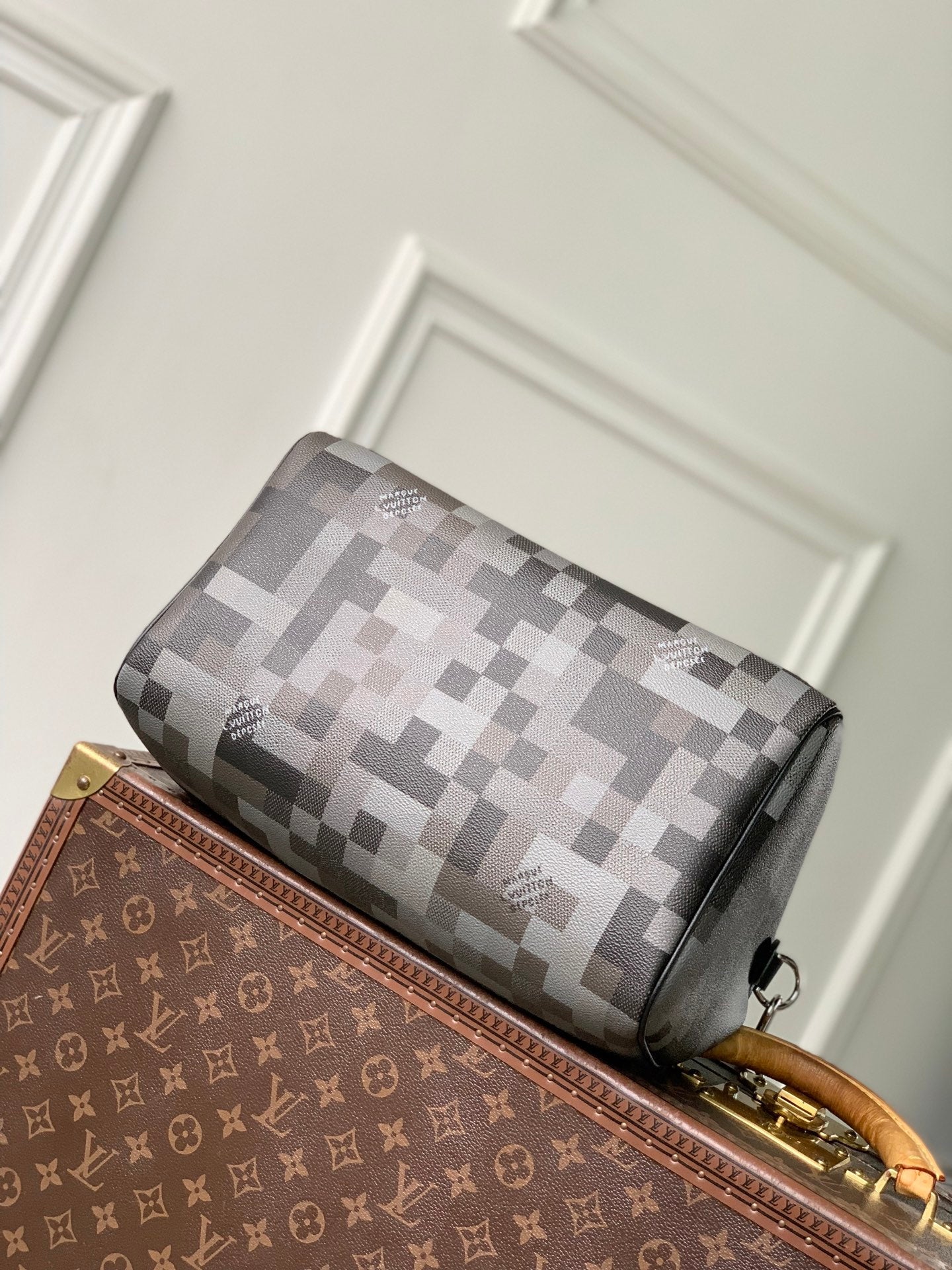 Louis Vuitton  LV M28977 Speedy 30 Bandoulière Bag Black