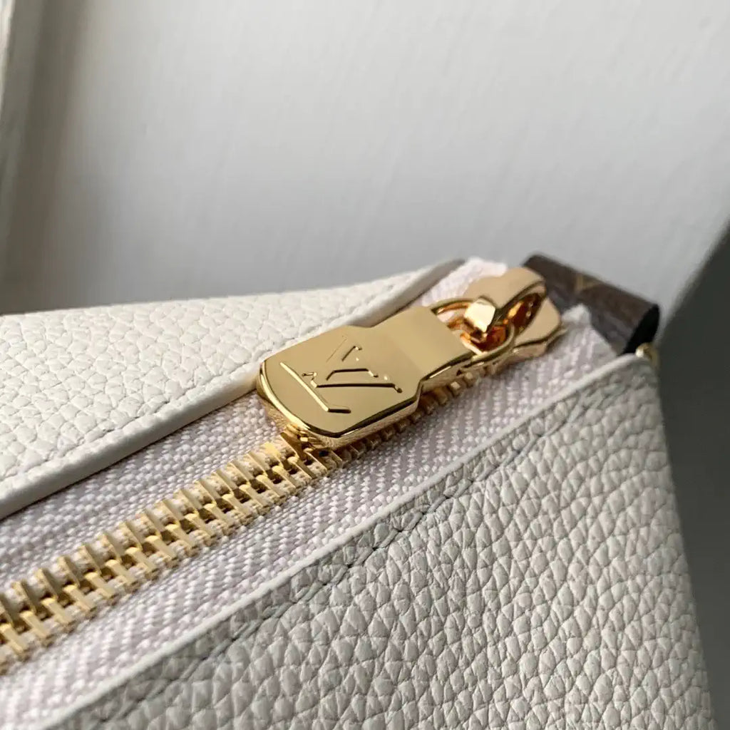 Louis Vuitton LV M29094 Multipass Handbag White