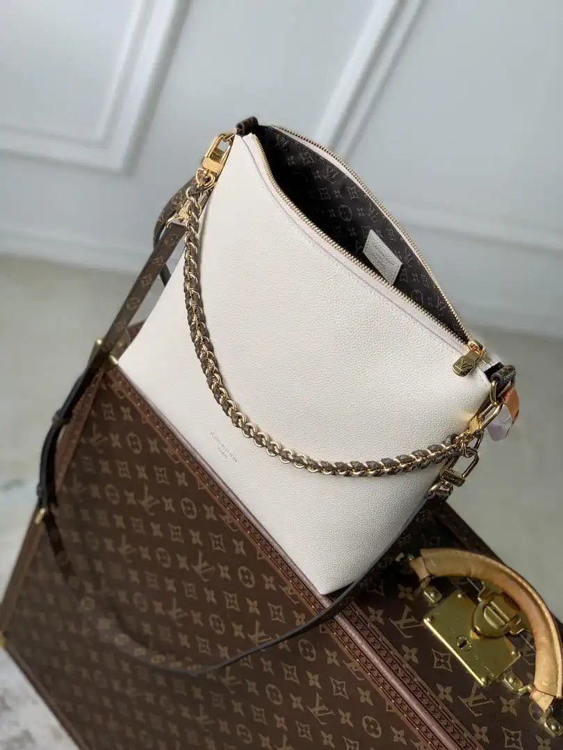 Louis Vuitton LV M29094 Multipass Handbag White