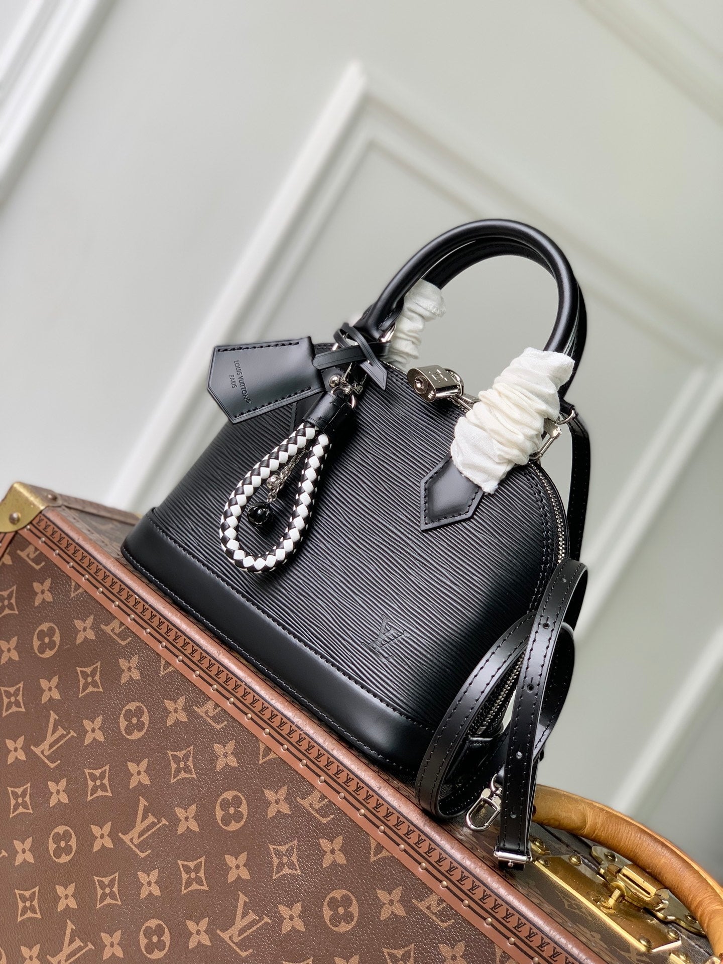 Louis Vuitton LV M29125 Alma BB Bag Black - Default Title - View 1